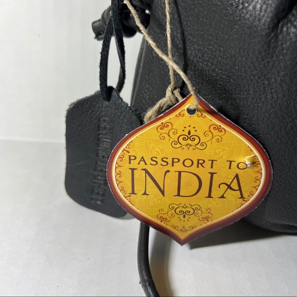 NWT Passport To India Grey Pleated Crossbody Leather Bag. - Picture 4 of 5